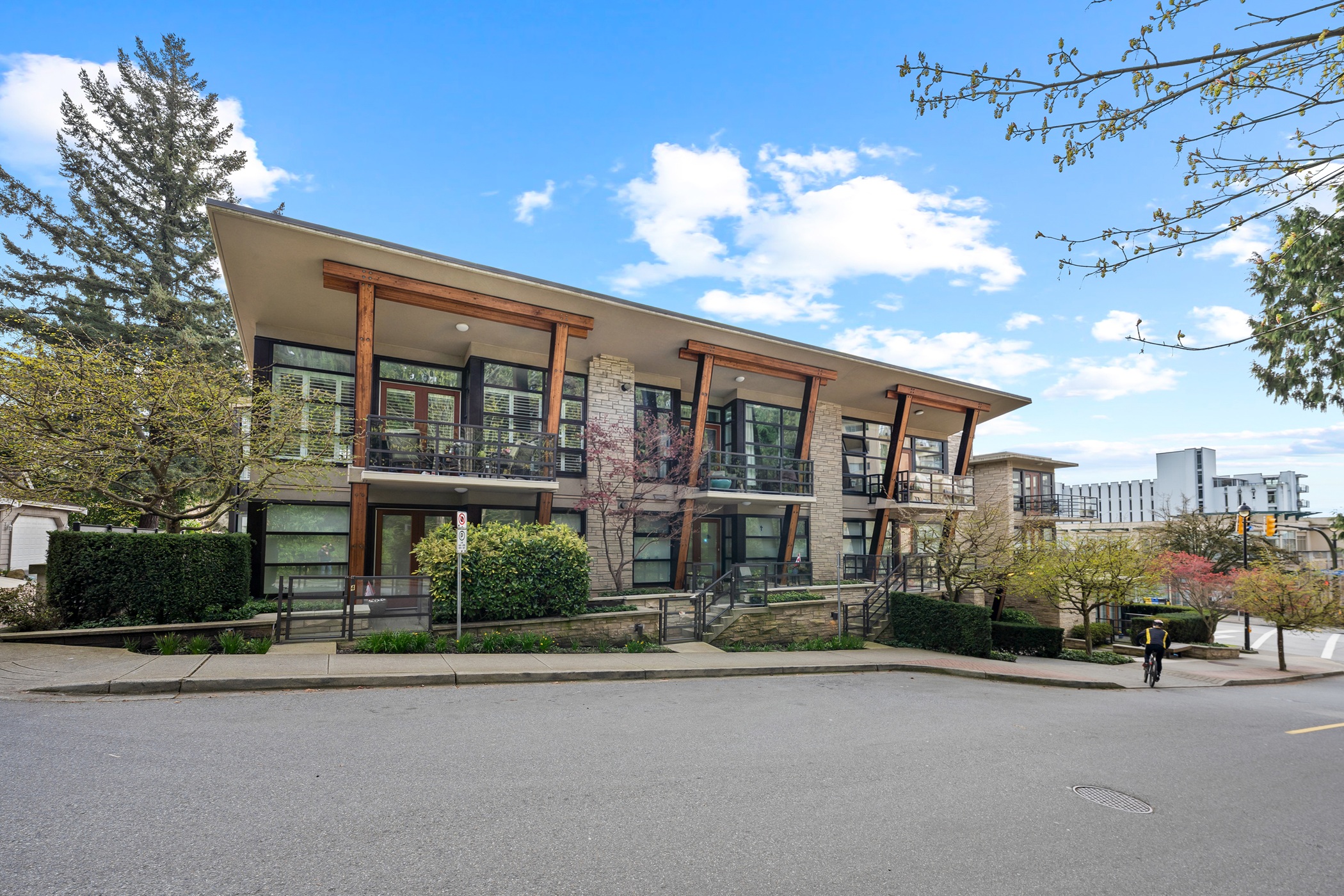 #9 - 1891 Marine Drive